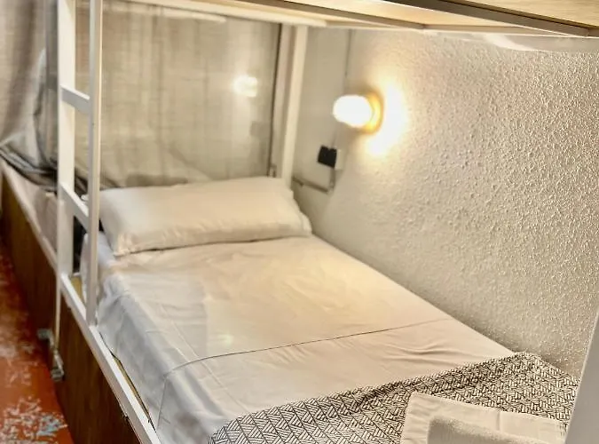 Loft Apart&hostal Vandrarhem Lloret de Mar