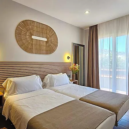 Loft Apart&hostal Ostello Lloret de Mar
