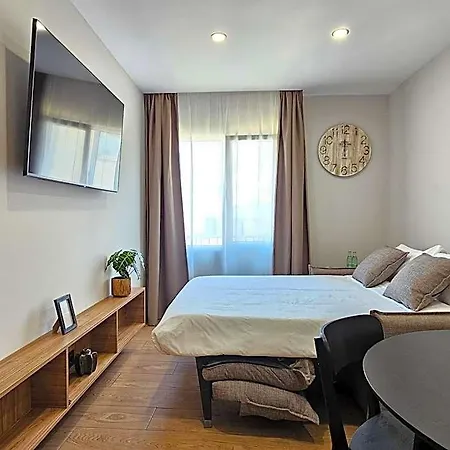 Loft Apart&hostal Ostello Lloret de Mar